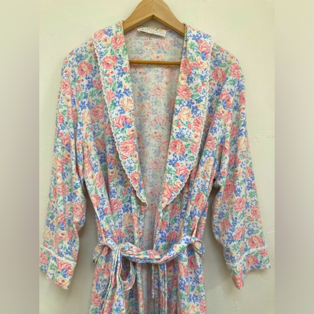 Vintage Eileen West of San Francisco Soft Cotton Floral Print Bathrobe 90s